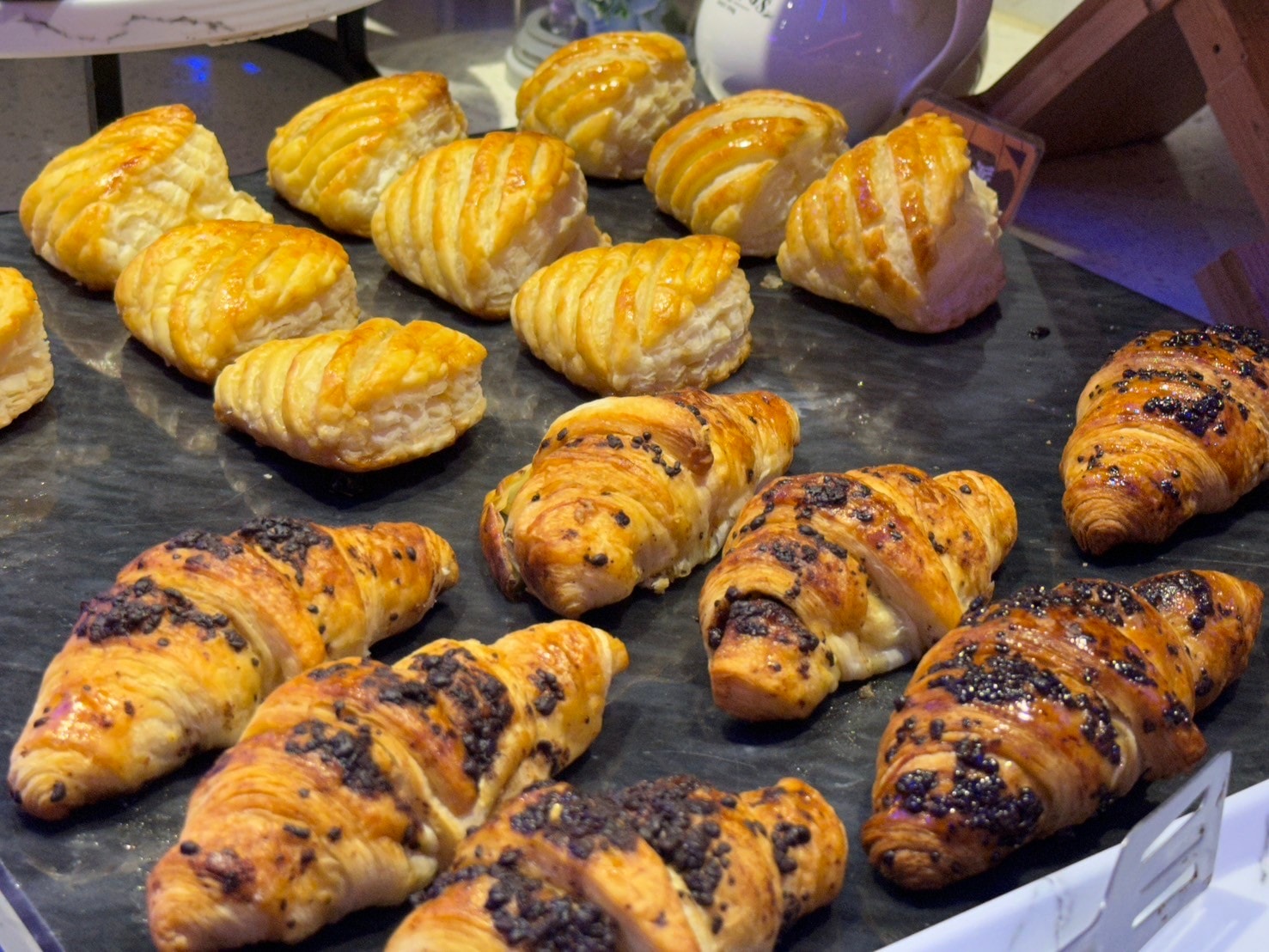 台中吃到飽推薦，千元有找！饗麻饗辣台中吃到飽CP值高！還有澳洲M9和牛、現撈活跳蝦~